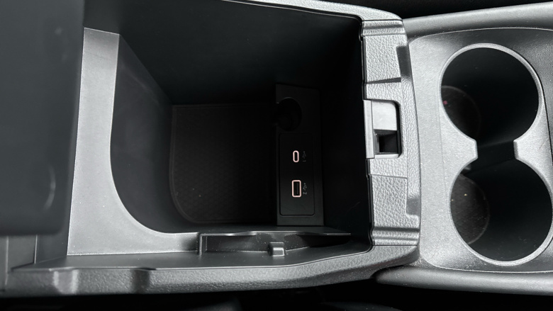 Nissan Qashqai 1.3 DiG-T MH N-Connecta 5dr Petrol Hatchback